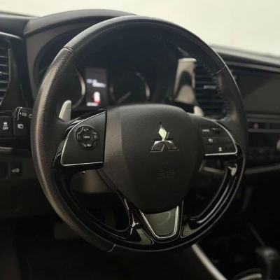 Foto 27: MITSUBISHI OUTLANDER 3.0 HPES 2019