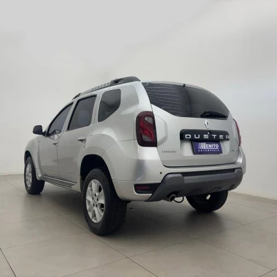 Foto 4: RENAULT DUSTER 20 D 4X2 2017