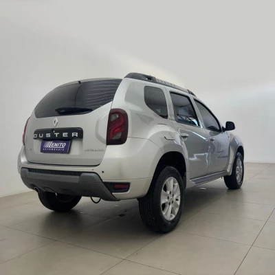 Foto 6: RENAULT DUSTER 20 D 4X2 2017