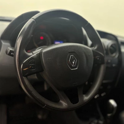 Foto 13: RENAULT DUSTER 20 D 4X2 2017