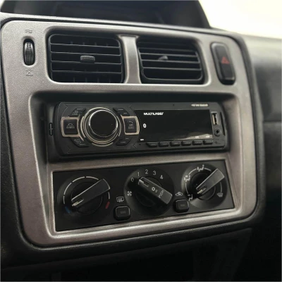 Foto 12: MITSUBISHI PAJERO IO 2001