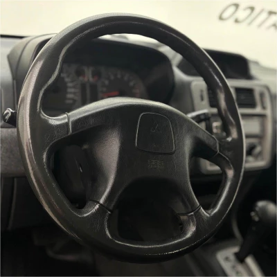 Foto 13: MITSUBISHI PAJERO IO 2001