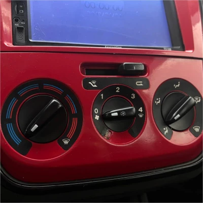 Foto 10: FIAT PUNTO ATTRACTIVE 2012