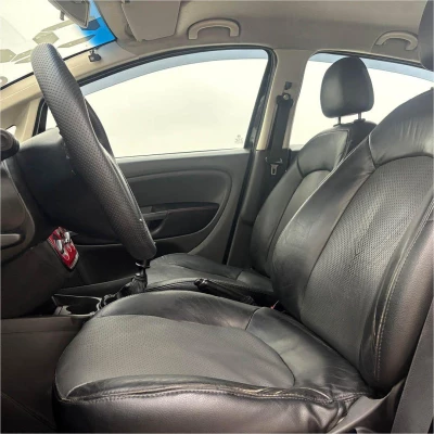 Foto 16: FIAT PUNTO ATTRACTIVE 2012