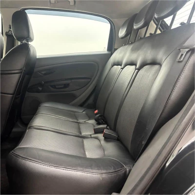 Foto 17: FIAT PUNTO ATTRACTIVE 2012