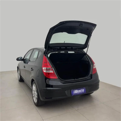 Foto 9: HYUNDAI I30 2.0 2011