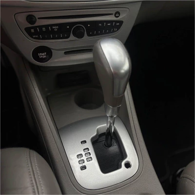 Foto 13: RENAULT FLUENCE PRI20A 2012