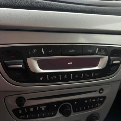 Foto 15: RENAULT FLUENCE PRI20A 2012