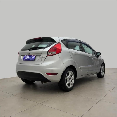 Foto 7: FORD FIESTA HA 1.6L SE 2015