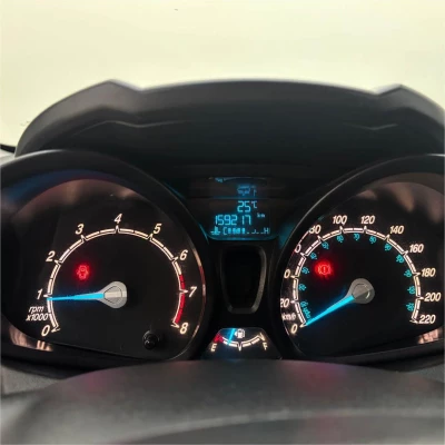 Foto 12: FORD FIESTA HA 1.6L SE 2015