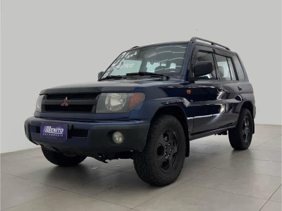 MITSUBISHI PAJERO IO 2001